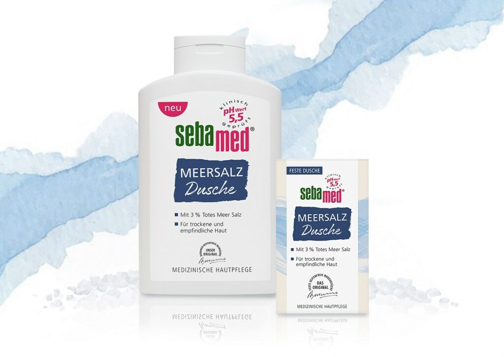 Mit sebamed Meersalz Dusche und sebamed Meersalz Feste Dusche wird Duschen zum unvergleichlichen Wohlfühl-Ritual für sensitive Haut.©sebamed