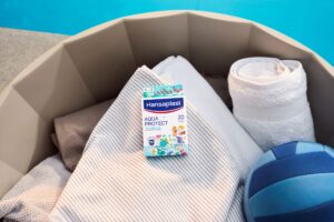 Hansaplast_Reiseapotheke_AquaProtectKids ©Hansaplast